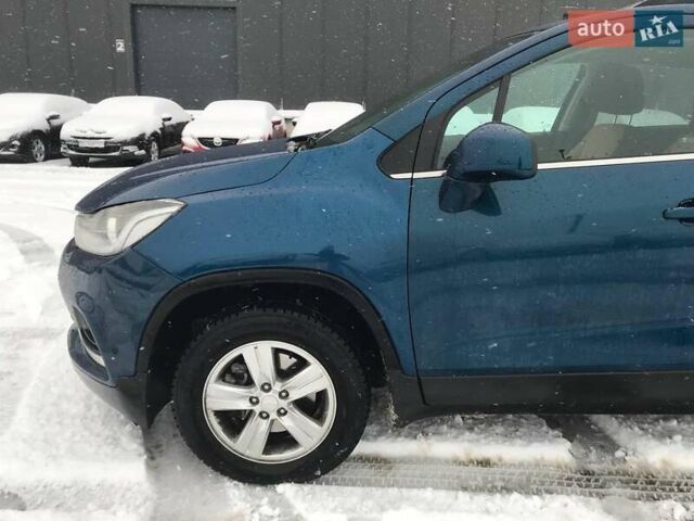 Синий Шевроле Trax, объемом двигателя 1.4 л и пробегом 35 тыс. км за 15740 $, фото 1 на Automoto.ua