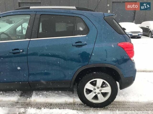 Синий Шевроле Trax, объемом двигателя 1.4 л и пробегом 35 тыс. км за 15740 $, фото 3 на Automoto.ua
