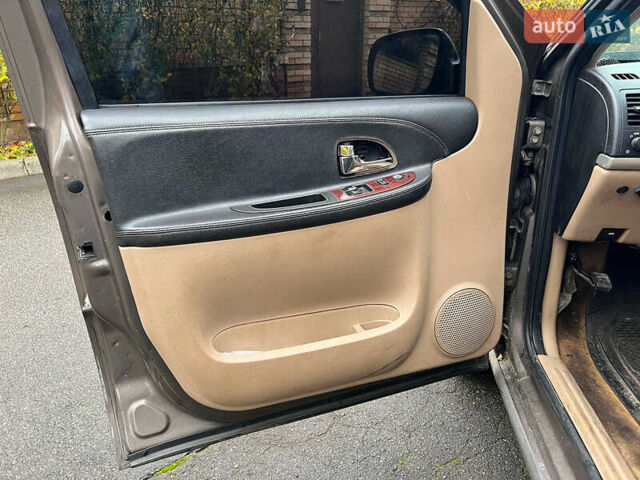 Коричневый Шевроле Аплендер, объемом двигателя 3.5 л и пробегом 344 тыс. км за 5490 $, фото 8 на Automoto.ua