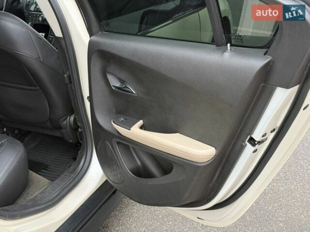 Білий Шевроле Вольт, об'ємом двигуна 1.4 л та пробігом 197 тис. км за 8000 $, фото 33 на Automoto.ua