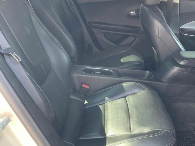 Белый Шевроле Вольт, объемом двигателя 1.4 л и пробегом 180 тыс. км за 9200 $, фото 16 на Automoto.ua