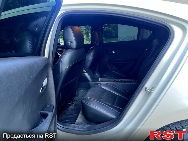 Білий Шевроле Вольт, об'ємом двигуна 1.4 л та пробігом 260 тис. км за 11500 $, фото 6 на Automoto.ua