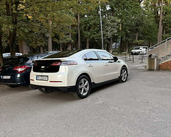 Белый Шевроле Вольт, объемом двигателя 1.4 л и пробегом 262 тыс. км за 11000 $, фото 25 на Automoto.ua