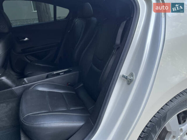 Белый Шевроле Вольт, объемом двигателя 1.4 л и пробегом 262 тыс. км за 11000 $, фото 46 на Automoto.ua