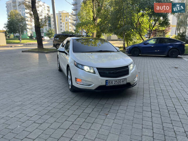 Белый Шевроле Вольт, объемом двигателя 1.4 л и пробегом 260 тыс. км за 11500 $, фото 14 на Automoto.ua