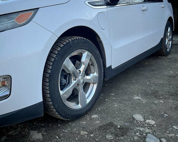 Белый Шевроле Вольт, объемом двигателя 1.4 л и пробегом 164 тыс. км за 7500 $, фото 2 на Automoto.ua