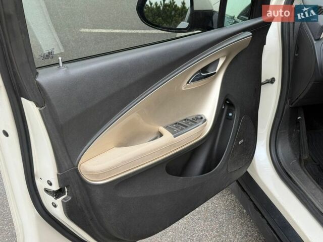 Білий Шевроле Вольт, об'ємом двигуна 1.4 л та пробігом 197 тис. км за 8000 $, фото 20 на Automoto.ua