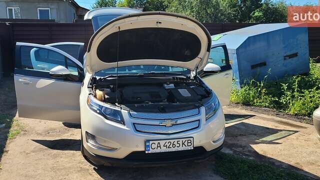 Белый Шевроле Вольт, объемом двигателя 1.4 л и пробегом 148 тыс. км за 11000 $, фото 24 на Automoto.ua
