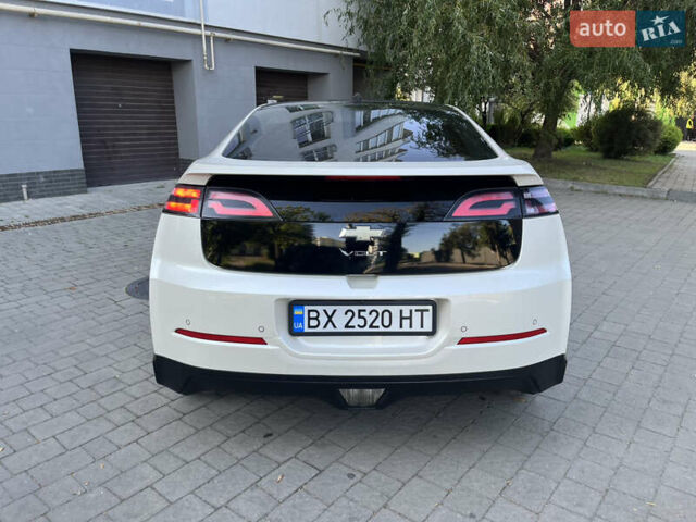 Белый Шевроле Вольт, объемом двигателя 1.4 л и пробегом 262 тыс. км за 11000 $, фото 17 на Automoto.ua