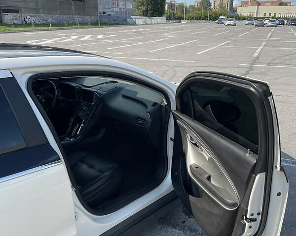 Білий Шевроле Вольт, об'ємом двигуна 1.4 л та пробігом 179 тис. км за 9425 $, фото 13 на Automoto.ua