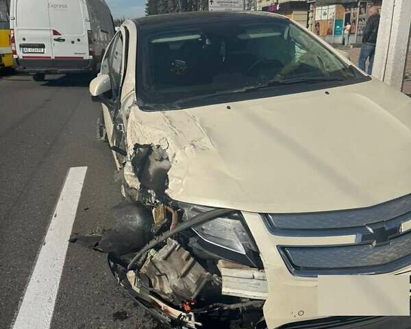 Белый Шевроле Вольт, объемом двигателя 1.4 л и пробегом 170 тыс. км за 5500 $, фото 3 на Automoto.ua