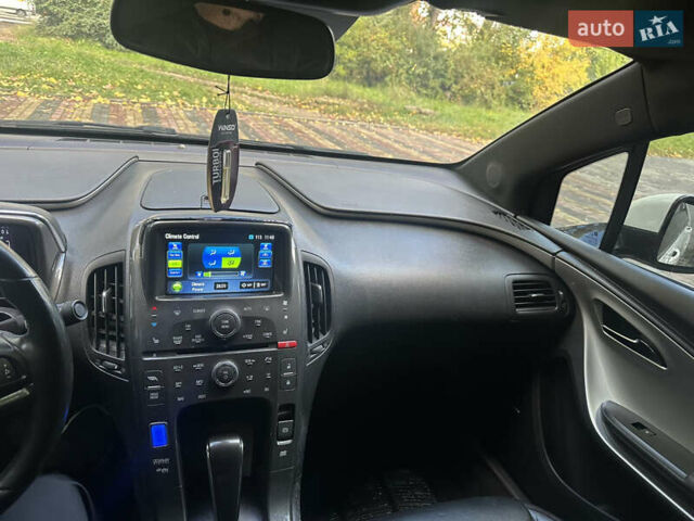 Белый Шевроле Вольт, объемом двигателя 1.4 л и пробегом 261 тыс. км за 9000 $, фото 25 на Automoto.ua