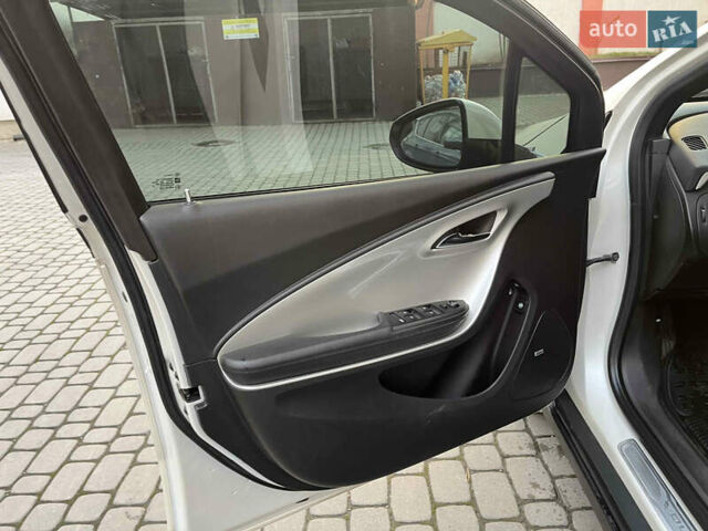 Білий Шевроле Вольт, об'ємом двигуна 1.4 л та пробігом 263 тис. км за 9500 $, фото 4 на Automoto.ua