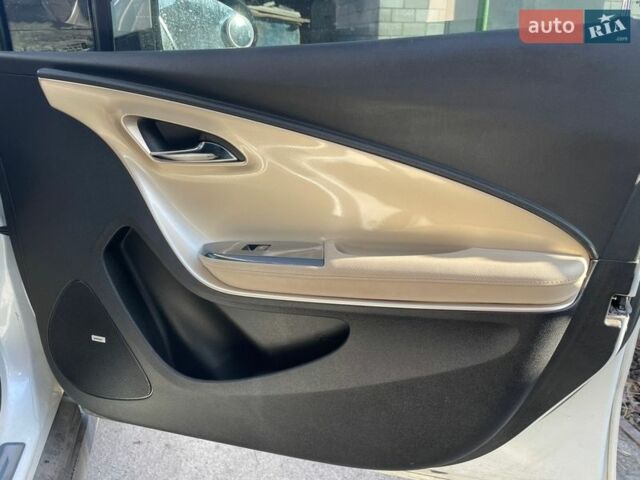 Белый Шевроле Вольт, объемом двигателя 1.4 л и пробегом 227 тыс. км за 9500 $, фото 14 на Automoto.ua