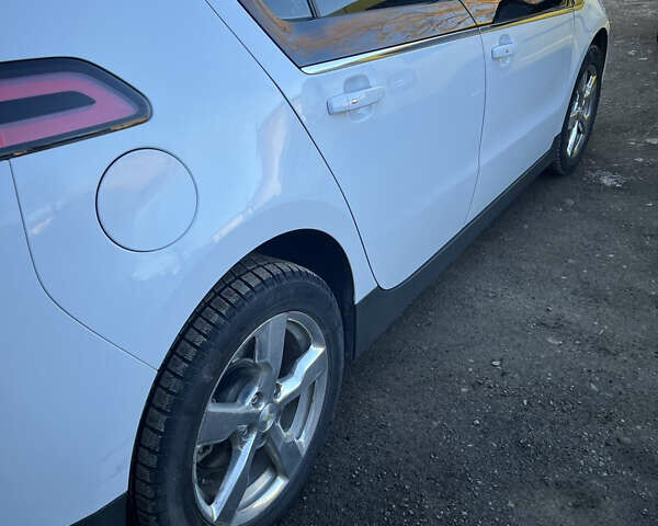 Белый Шевроле Вольт, объемом двигателя 1.4 л и пробегом 164 тыс. км за 7500 $, фото 1 на Automoto.ua