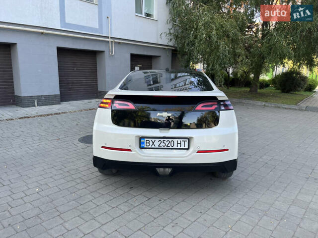 Белый Шевроле Вольт, объемом двигателя 1.4 л и пробегом 262 тыс. км за 11000 $, фото 4 на Automoto.ua