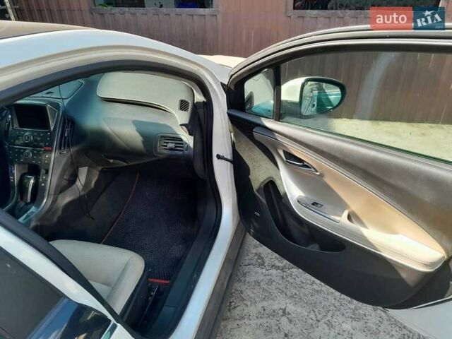 Белый Шевроле Вольт, объемом двигателя 1.4 л и пробегом 216 тыс. км за 8500 $, фото 6 на Automoto.ua