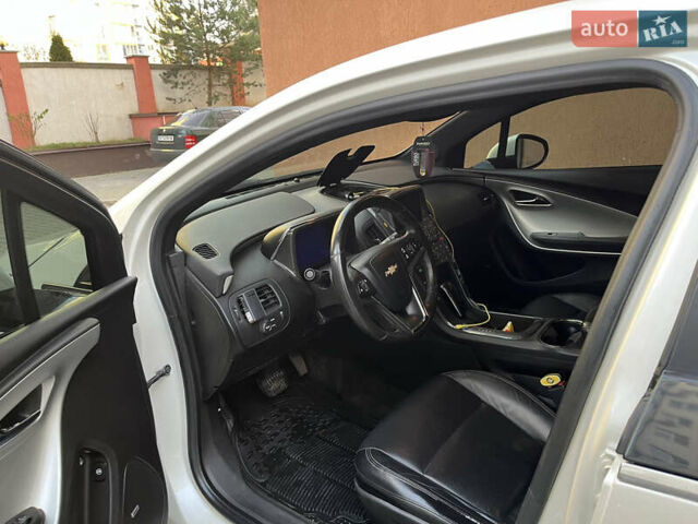 Білий Шевроле Вольт, об'ємом двигуна 1.4 л та пробігом 263 тис. км за 9500 $, фото 1 на Automoto.ua