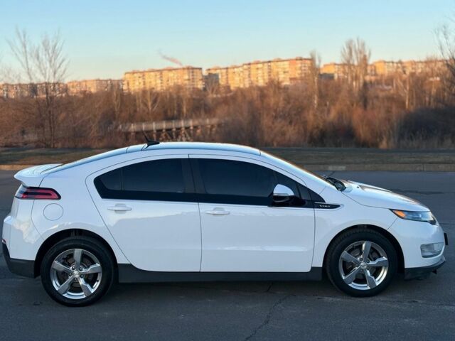 Белый Шевроле Вольт, объемом двигателя 1.4 л и пробегом 260 тыс. км за 9999 $, фото 2 на Automoto.ua