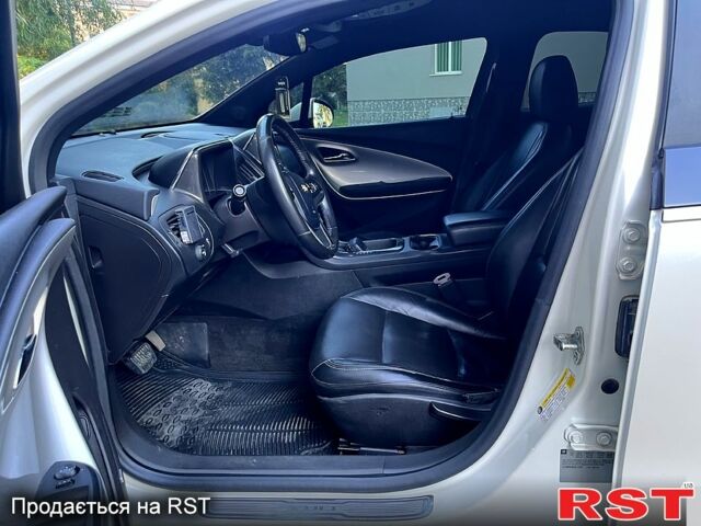 Білий Шевроле Вольт, об'ємом двигуна 1.4 л та пробігом 260 тис. км за 11500 $, фото 5 на Automoto.ua