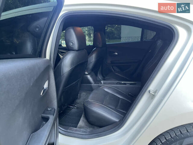 Белый Шевроле Вольт, объемом двигателя 1.4 л и пробегом 262 тыс. км за 11000 $, фото 49 на Automoto.ua