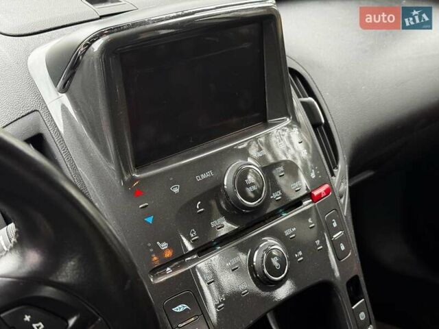 Белый Шевроле Вольт, объемом двигателя 1.4 л и пробегом 171 тыс. км за 10690 $, фото 16 на Automoto.ua