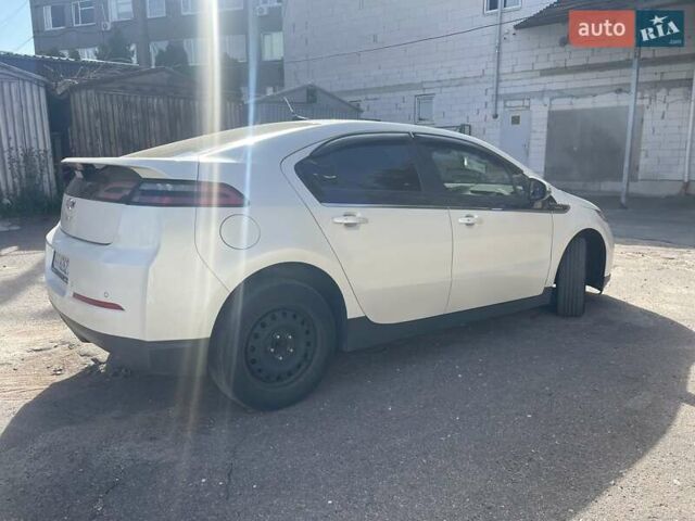 Белый Шевроле Вольт, объемом двигателя 1.4 л и пробегом 159 тыс. км за 9300 $, фото 1 на Automoto.ua