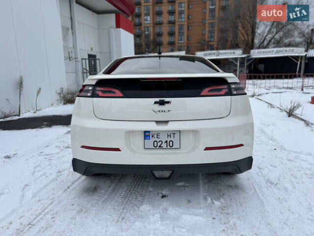 Белый Шевроле Вольт, объемом двигателя 1.4 л и пробегом 146 тыс. км за 8999 $, фото 3 на Automoto.ua