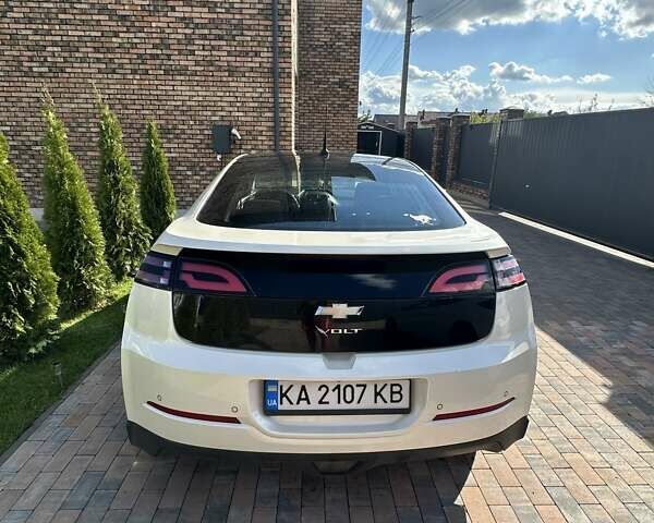 Белый Шевроле Вольт, объемом двигателя 1.4 л и пробегом 182 тыс. км за 10150 $, фото 11 на Automoto.ua