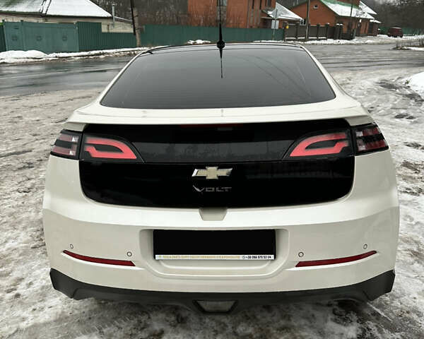 Белый Шевроле Вольт, объемом двигателя 1.4 л и пробегом 198 тыс. км за 10900 $, фото 5 на Automoto.ua