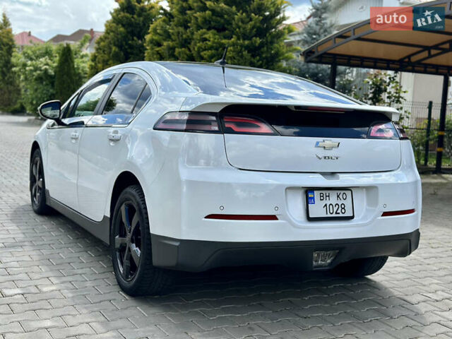 Білий Шевроле Вольт, об'ємом двигуна 1.4 л та пробігом 150 тис. км за 9000 $, фото 14 на Automoto.ua