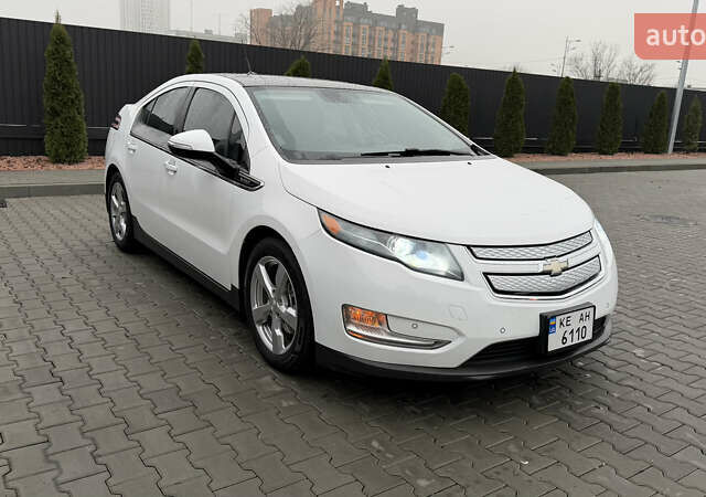 Белый Шевроле Вольт, объемом двигателя 1.4 л и пробегом 170 тыс. км за 8800 $, фото 1 на Automoto.ua