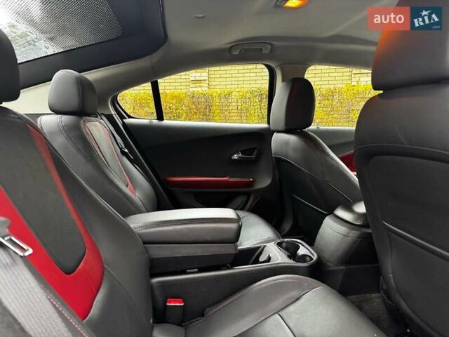 Белый Шевроле Вольт, объемом двигателя 1.4 л и пробегом 171 тыс. км за 10690 $, фото 17 на Automoto.ua