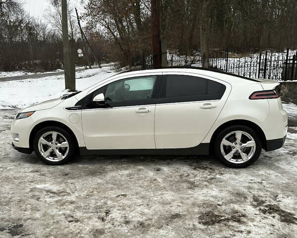 Белый Шевроле Вольт, объемом двигателя 1.4 л и пробегом 198 тыс. км за 10900 $, фото 3 на Automoto.ua