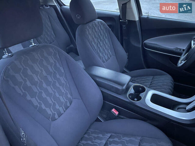 Белый Шевроле Вольт, объемом двигателя 1.4 л и пробегом 196 тыс. км за 10500 $, фото 1 на Automoto.ua