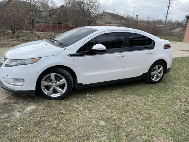 Белый Шевроле Вольт, объемом двигателя 1.4 л и пробегом 130 тыс. км за 7100 $, фото 1 на Automoto.ua