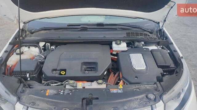 Білий Шевроле Вольт, об'ємом двигуна 1.4 л та пробігом 103 тис. км за 11500 $, фото 19 на Automoto.ua