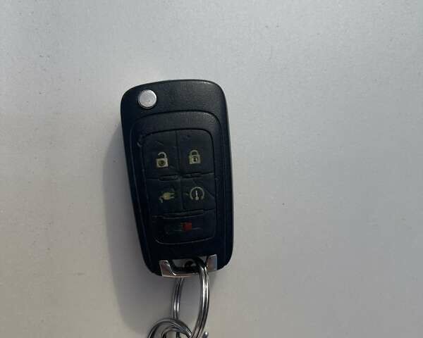 Белый Шевроле Вольт, объемом двигателя 1.4 л и пробегом 159 тыс. км за 9300 $, фото 10 на Automoto.ua