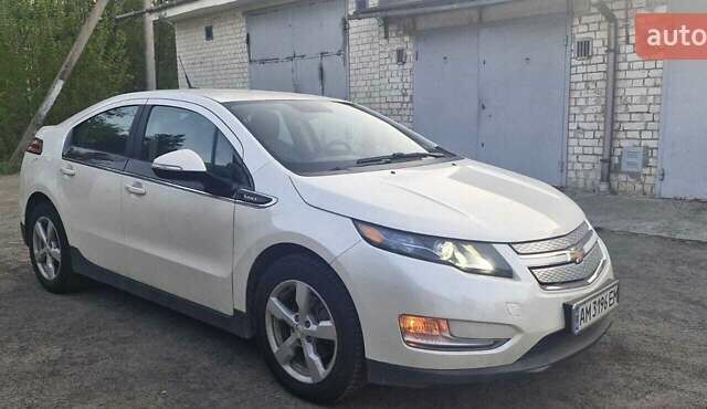 Білий Шевроле Вольт, об'ємом двигуна 1.4 л та пробігом 103 тис. км за 11500 $, фото 3 на Automoto.ua