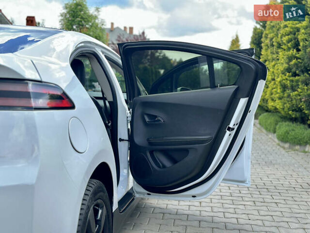 Білий Шевроле Вольт, об'ємом двигуна 1.4 л та пробігом 150 тис. км за 9000 $, фото 32 на Automoto.ua