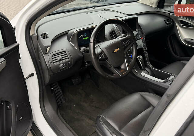 Белый Шевроле Вольт, объемом двигателя 1.4 л и пробегом 170 тыс. км за 8800 $, фото 7 на Automoto.ua