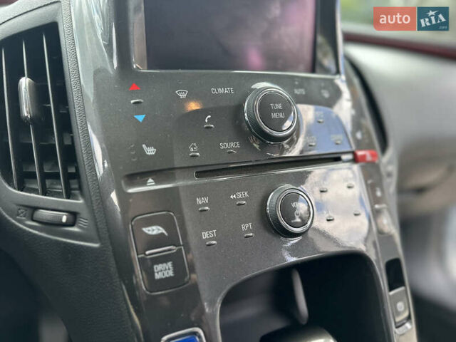 Білий Шевроле Вольт, об'ємом двигуна 1.4 л та пробігом 150 тис. км за 9000 $, фото 41 на Automoto.ua