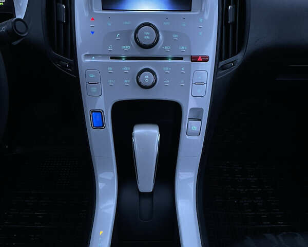 Белый Шевроле Вольт, объемом двигателя 1.4 л и пробегом 196 тыс. км за 10500 $, фото 19 на Automoto.ua