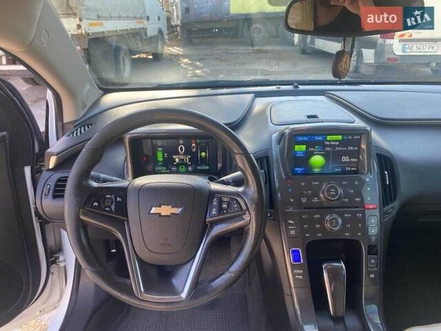 Белый Шевроле Вольт, объемом двигателя 1.4 л и пробегом 270 тыс. км за 9500 $, фото 3 на Automoto.ua
