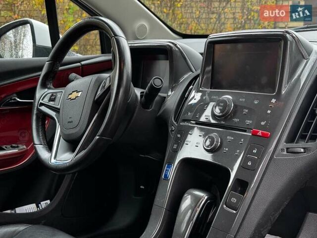 Белый Шевроле Вольт, объемом двигателя 1.4 л и пробегом 171 тыс. км за 10690 $, фото 22 на Automoto.ua