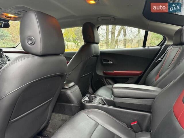 Белый Шевроле Вольт, объемом двигателя 1.4 л и пробегом 171 тыс. км за 10690 $, фото 11 на Automoto.ua