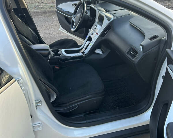 Белый Шевроле Вольт, объемом двигателя 1.4 л и пробегом 250 тыс. км за 8900 $, фото 10 на Automoto.ua