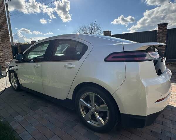 Белый Шевроле Вольт, объемом двигателя 1.4 л и пробегом 182 тыс. км за 10150 $, фото 3 на Automoto.ua