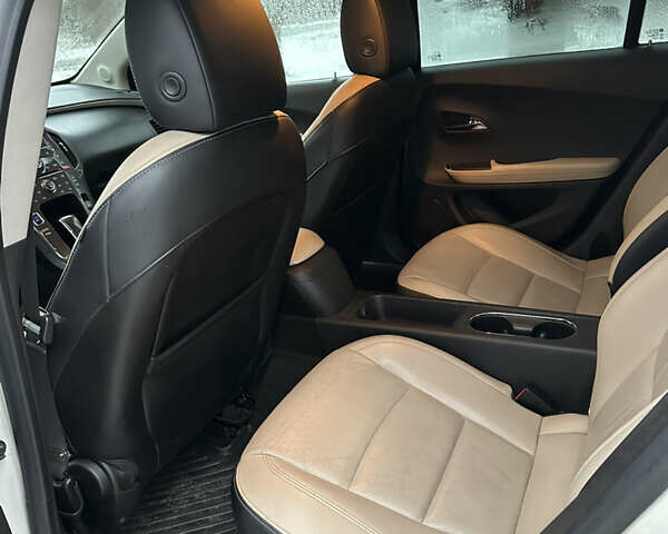 Белый Шевроле Вольт, объемом двигателя 1.4 л и пробегом 198 тыс. км за 10900 $, фото 9 на Automoto.ua