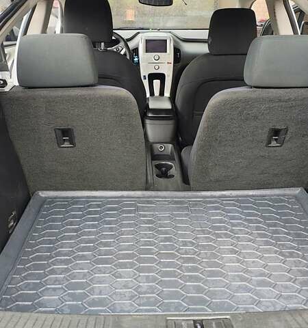 Белый Шевроле Вольт, объемом двигателя 1.4 л и пробегом 240 тыс. км за 10000 $, фото 15 на Automoto.ua